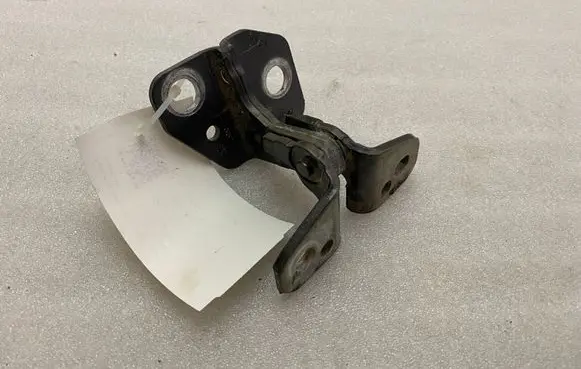 Chrysler Pacifica Front door lower hinge 773A