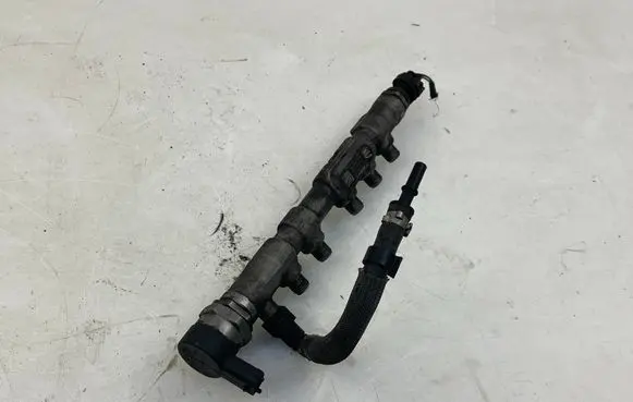 Jaguar XE Fuel pressure regulator 0281006464 30973395 G4d39d280aa