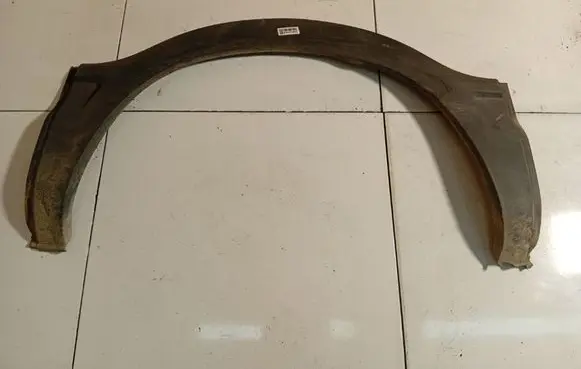 Iveco Daily 30.8 - 9 Rear arch trim 500326832