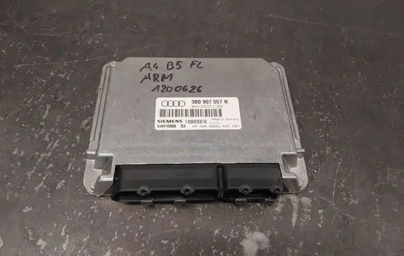 Audi A4 S4 B5 8D Engine control unit/module 3B0907557N