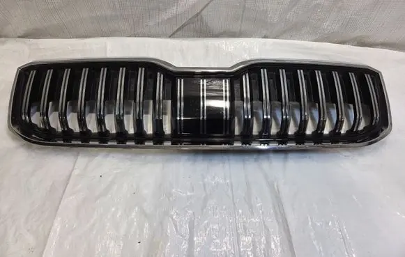 Skoda Superb B8 (3V) Front bumper upper radiator grill 3V0853653G