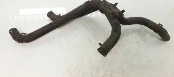 Volkswagen Touran I Engine coolant pipe/hose