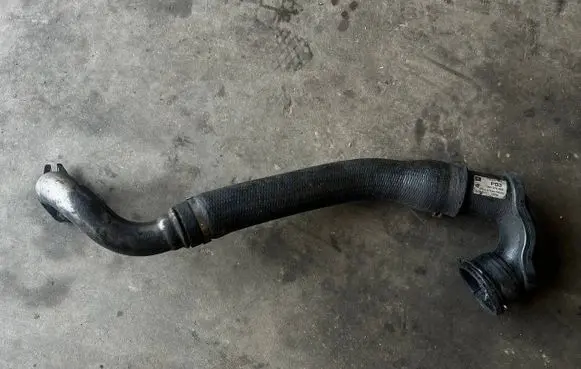 Intercooler hose/pipe