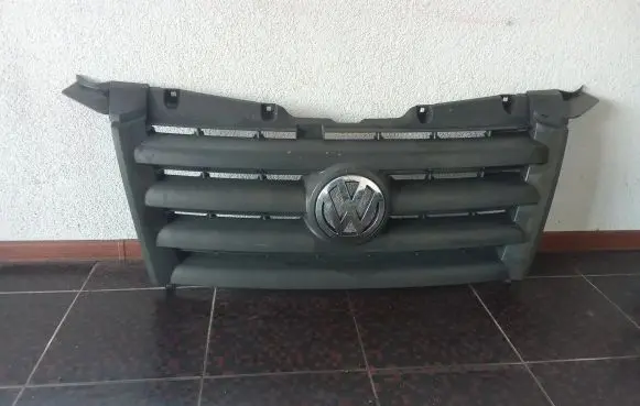 Volkswagen Crafter Front grill HVW9068800085
