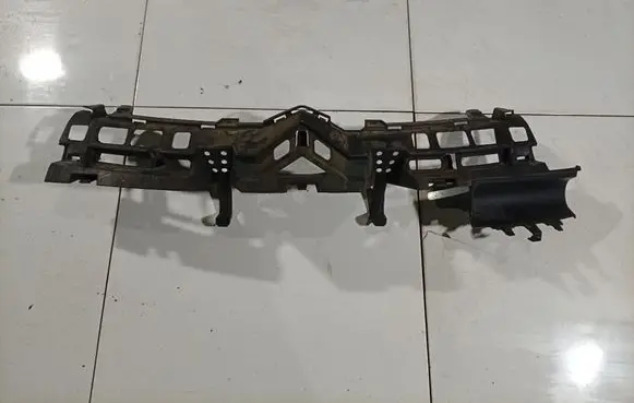Citroen C4 I Picasso Front grill 9654198680