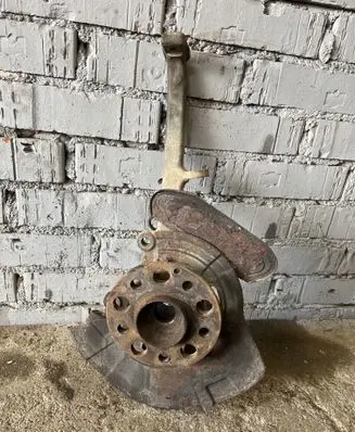 Mercedes-Benz E W211 Front wheel hub 21101