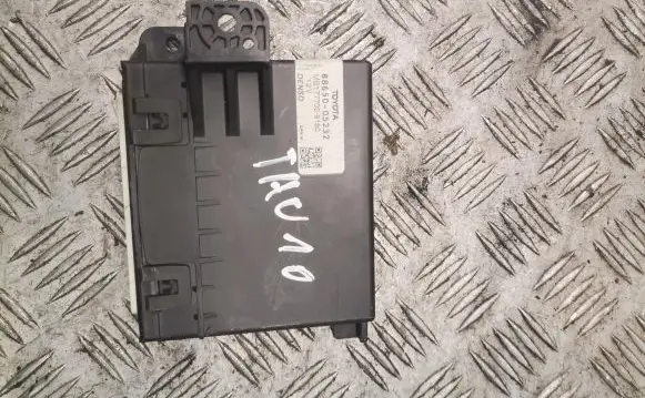 Toyota Avensis T270 Other control units/modules 8865005232