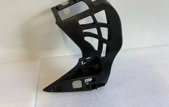 BMW 5 G30 G31 G38 Front bumper mounting bracket 8491489