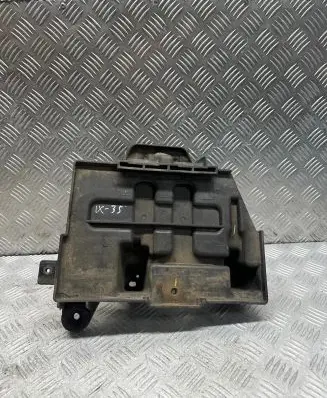 Hyundai ix35 Battery tray 371502S200