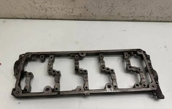Volkswagen PASSAT B7 Camshaft holder 03L10386A