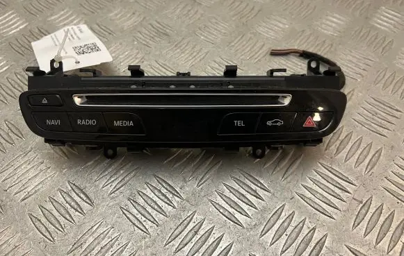 Mercedes-Benz C W205 Head unit multimedia control A2059055201
