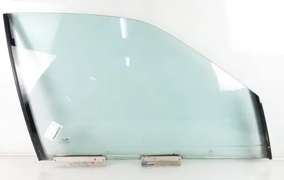 Opel Omega A Front door window glass four-door 