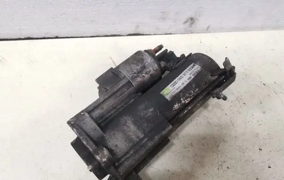 Audi A4 S4 B7 8E 8H Starter motor 06D911023A