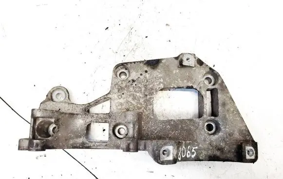 Seat Altea Engine mounting bracket 06f903143