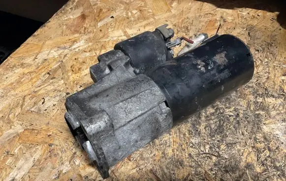 Audi A4 S4 B6 8E 8H Starter motor 068911024H