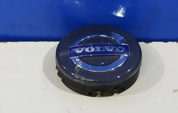 Volvo S60 R20 wheel hub/cap/trim 30748052 31400452