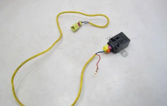 Audi A6 S6 C6 4F Battery relay fuse 4F0915519