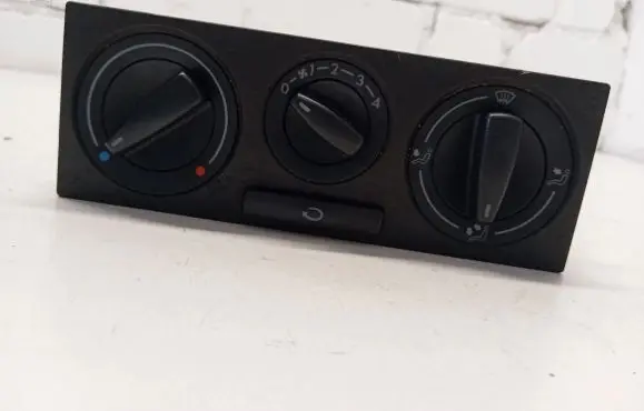 Volkswagen Golf IV Climate control unit