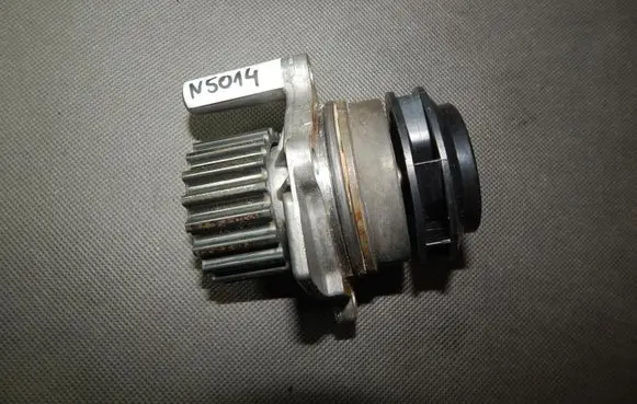 Volkswagen Tiguan Water pump 03L121031A