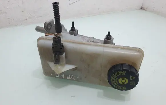 Master brake cylinder