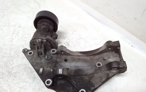 Peugeot 807 Generator/alternator bracket 9682367380