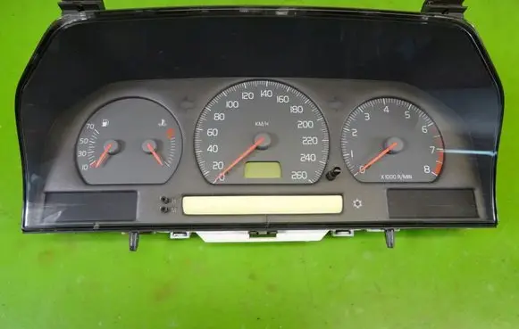 Volvo S70 V70 V70 XC Speedometer (instrument cluster) 9148926