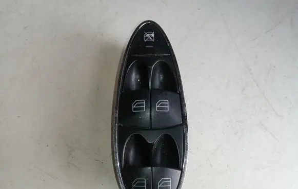 Mercedes-Benz E W211 Electric window control switch A2118213679