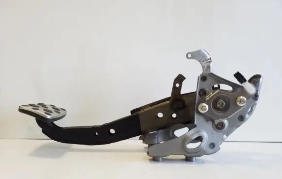 Lexus CT 200H Brake pedal