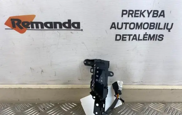 Toyota RAV 4 (XA50) Gear shift selector indicator 76L819
