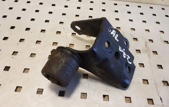 Toyota Corolla Verso AR10 Gearbox mounting bracket