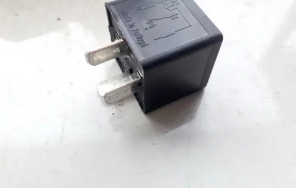 Ford Mondeo Mk III Other relay 2S7T14B192AA