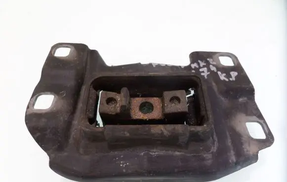 Ford Focus Engine mount bracket 349249L