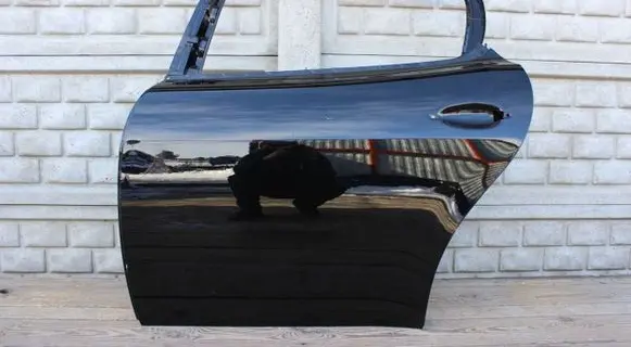 Maserati Quattroporte Rear door 67062300