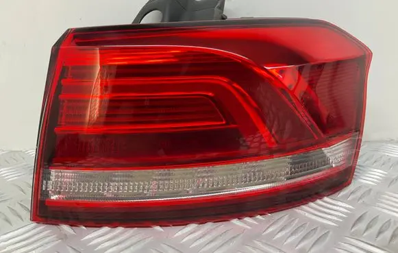 Volkswagen PASSAT B8 Rear/tail lights 3G9