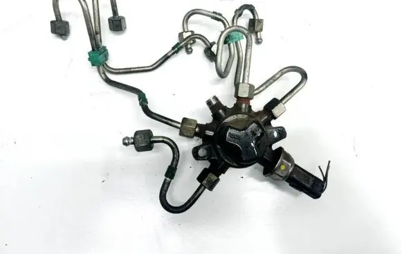 Renault Megane II Fuel main line pipe 8200379933