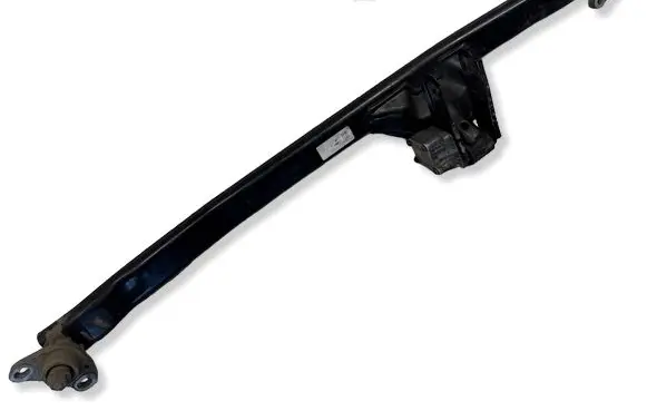 Volvo XC70 Engine mounting bracket 8666205 8666204