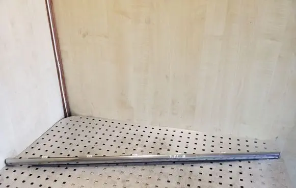 Rear door glass trim molding
