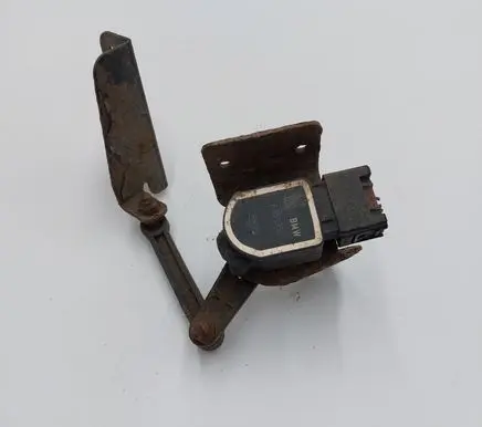 Headlight/headlamp level sensor