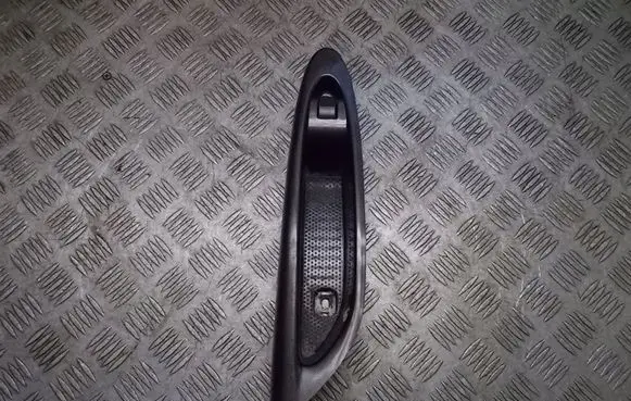 Mazda MPV II LW Quarter vent window switch 