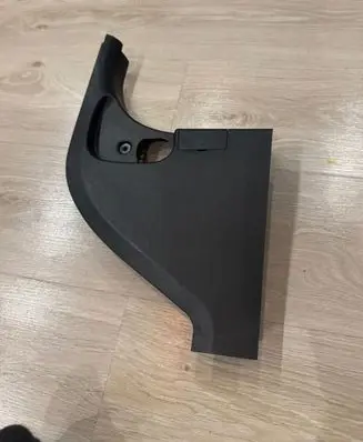 Foot area side trim