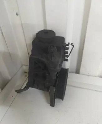 Mercedes-Benz E C207 W207 Power steering pump 0064662601 115670