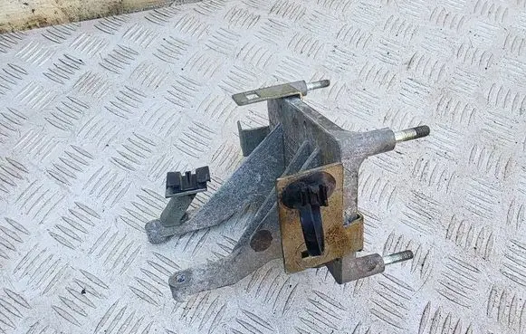Fiat 500 Engine mounting bracket 55203464