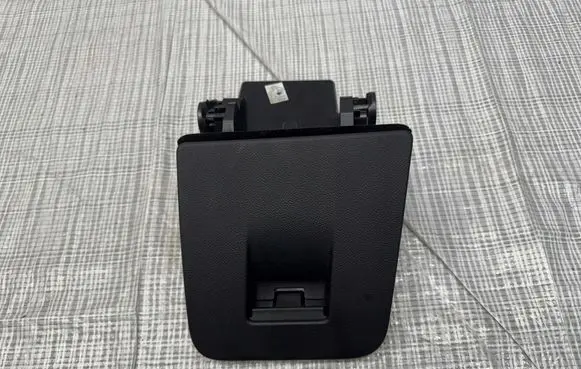 Alfa Romeo Giulia Glove box