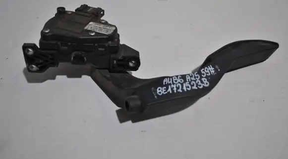 Audi A4 S4 B6 8E 8H Accelerator throttle pedal 8E1721523B 6PV00837601
