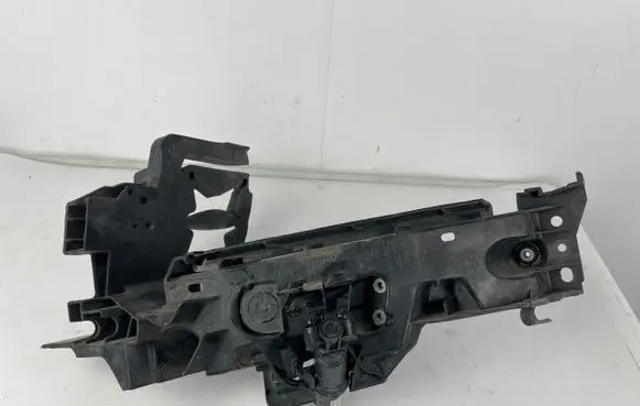 Audi Q5 SQ5 Headlight/headlamp mounting bracket 8r0805607