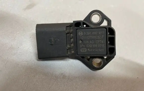 Volkswagen PASSAT B8 Air pressure sensor 03G906051E