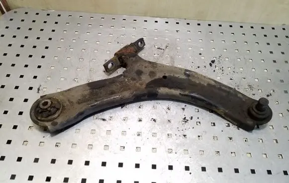 Nissan Qashqai+2 Front lower control arm/wishbone