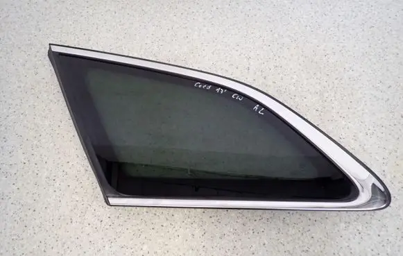 KIA Ceed Side middle window/glass 