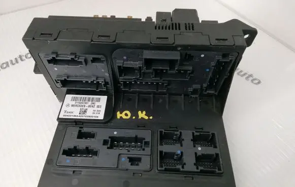 Mercedes-Benz E W211 Fuse module 2115457301