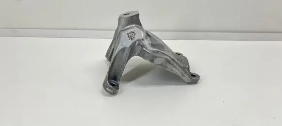 Porsche Cayenne (9Y0 9Y3) Engine mounting bracket 8W0199308 8W0199308R